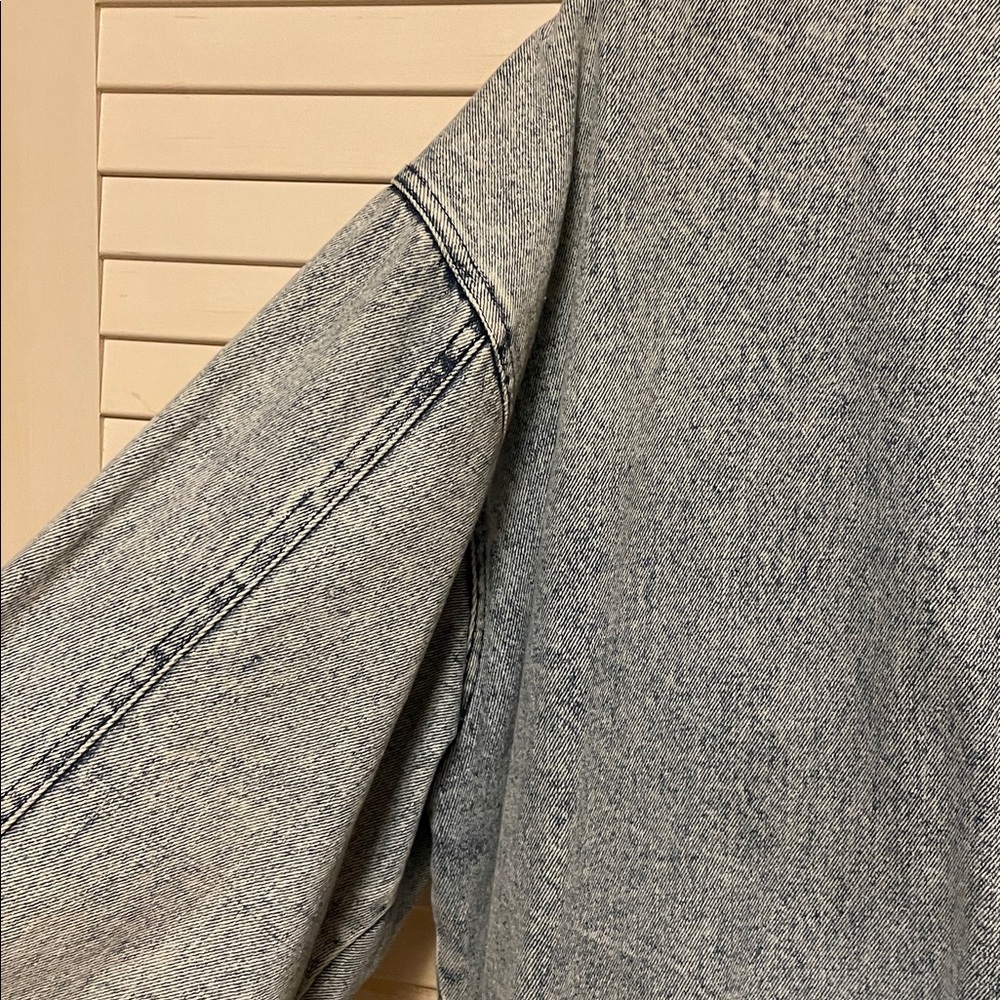 Vintage stone washed Light Blue Denim Jacket - Picture 9 of 10